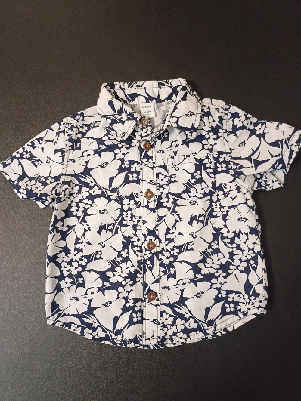 Old Navy Baby Boys' Hawaiian Floral Short-Sleeve Button-Down Shirt (12–18M)